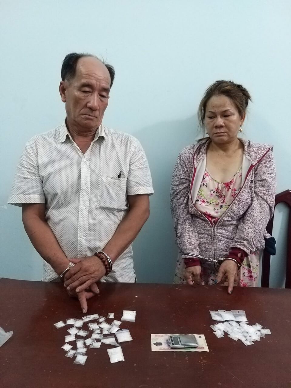 2 đối tượng buôn bán trái phép ma túy tại Đức Hòa