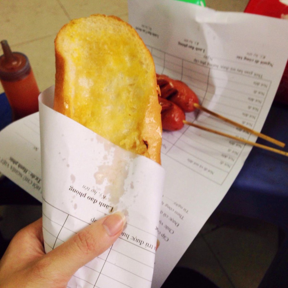 Dùng giấy báo để gói thức ăn có thể gây nguy hiểm chết người 1