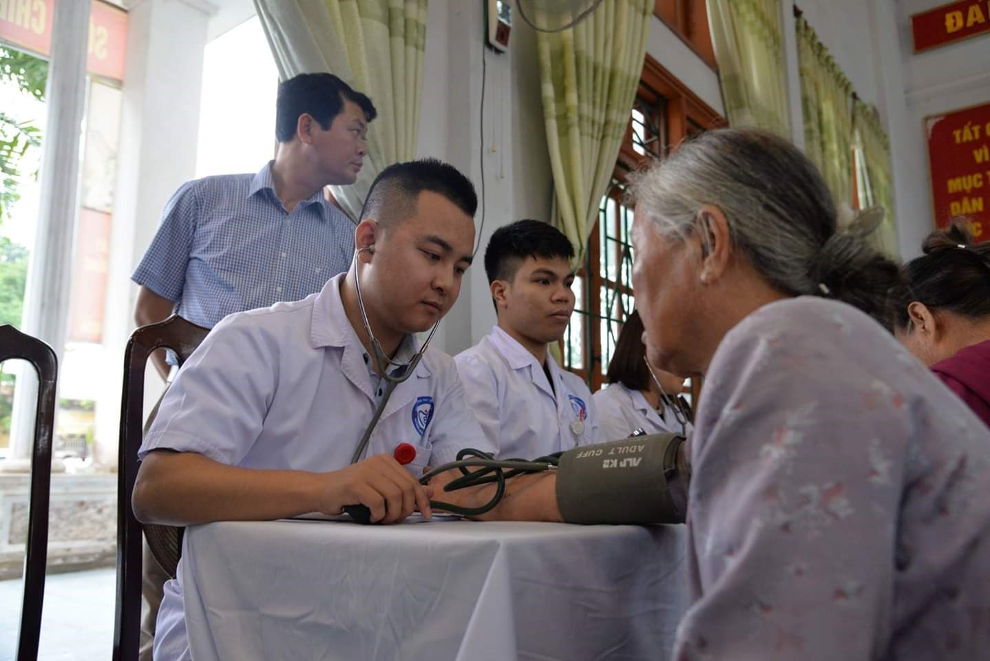 Làm tốt công tác chăm sóc sức khỏe tại các trạm y tế tuyến 2