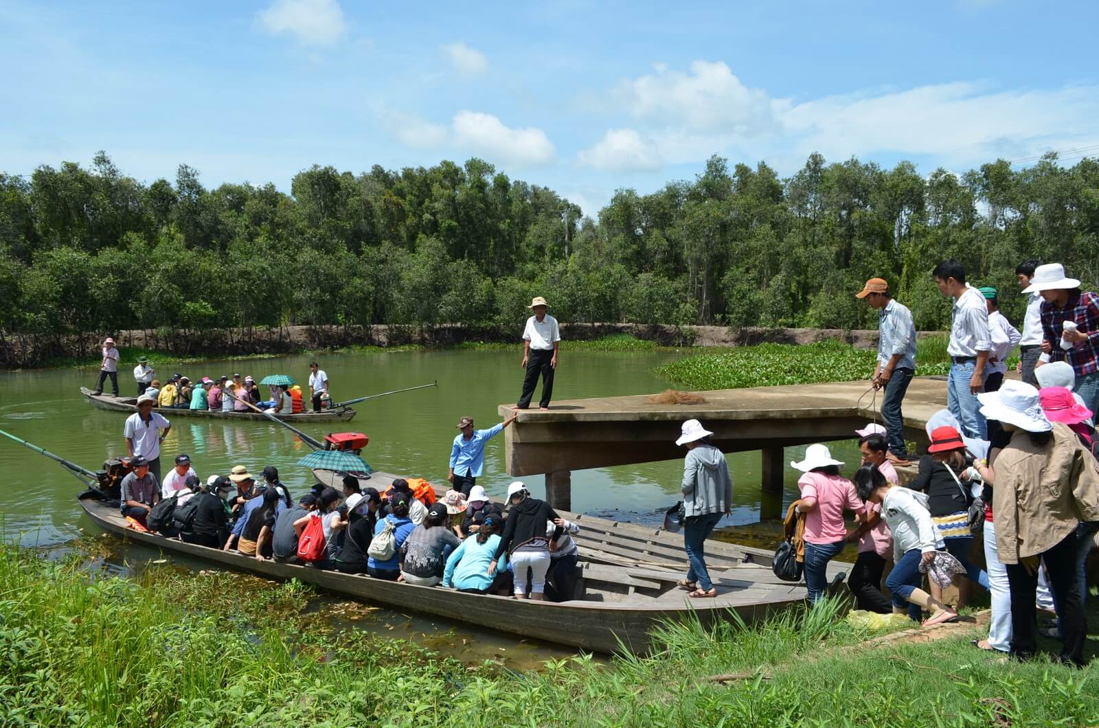 Nên đi du lịch Long An theo tour hay tự túc? 2