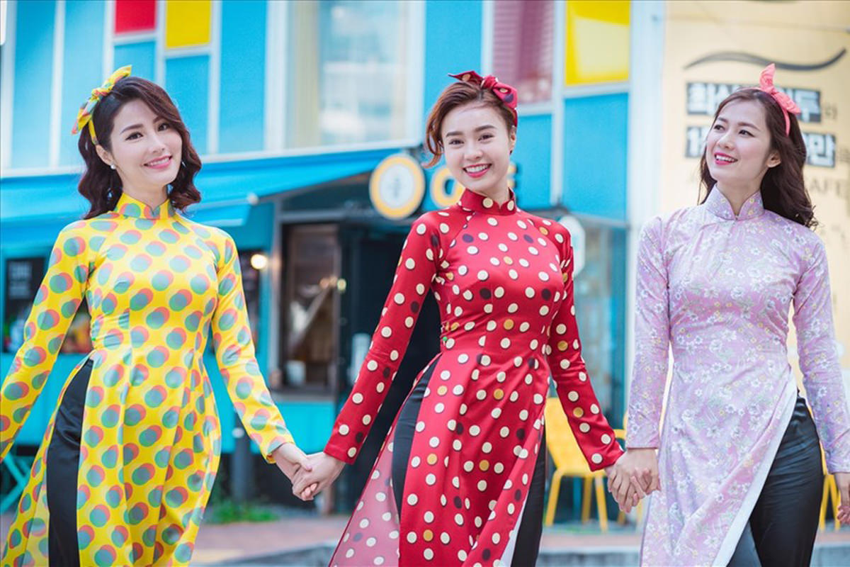 Bí kíp rạng rỡ hơn với áo dài Tết 6
