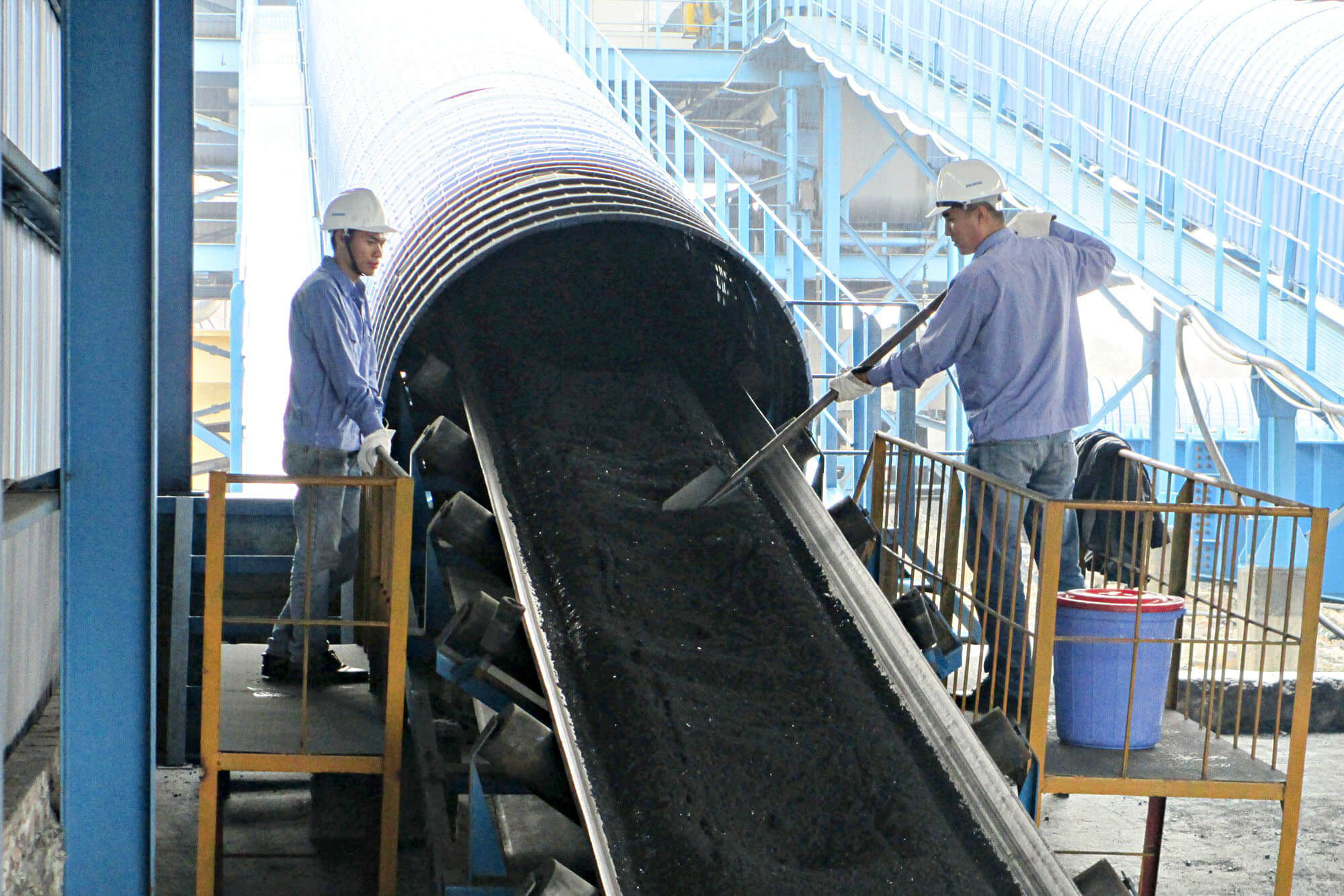 Nói không với nhà máy điện than, có lợi hơn chăng? 2