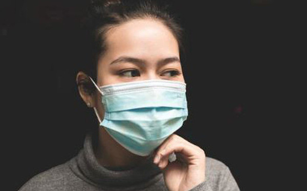 Đeo khẩu trang để hạn chế lây lan virus Herpes