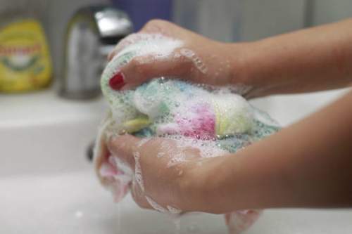 Giặt và phơi quần lót đúng cách