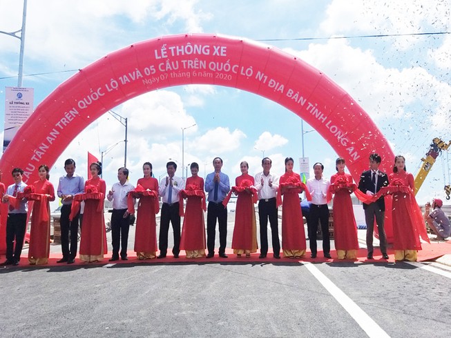 Thông xe cầu Tân An trên Quốc lộ 1 - 1