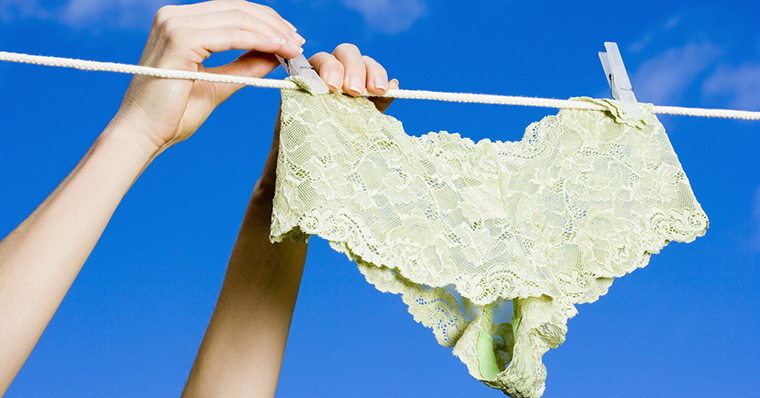 Không dùng máy sấy để sấy đồ lót