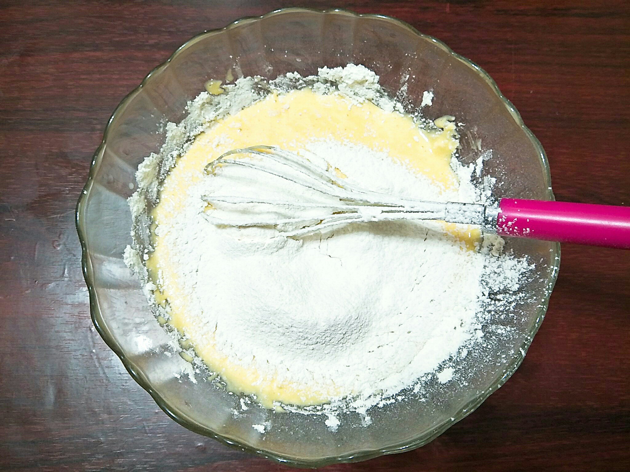 Cách làm bánh Chiffon sữa chua mềm như bông, nhẹ như mây 2