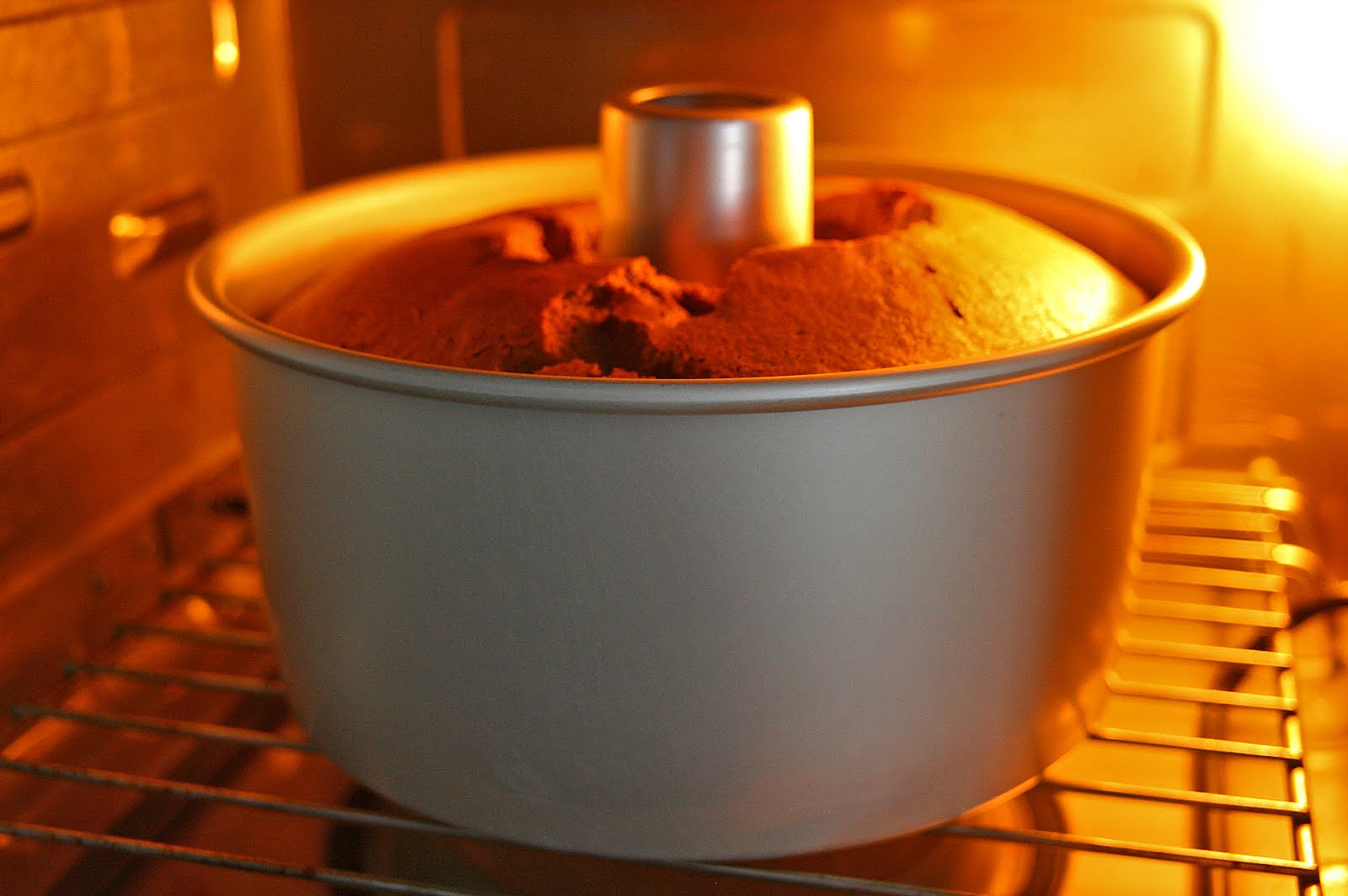 Cách làm bánh Chiffon sữa chua mềm như bông, nhẹ như mây 5