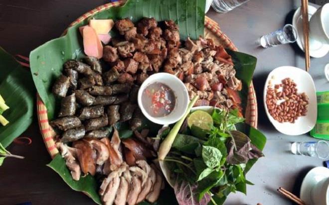 Thịt chó là một trong những món nên tránh ăn vào tháng cô hồn