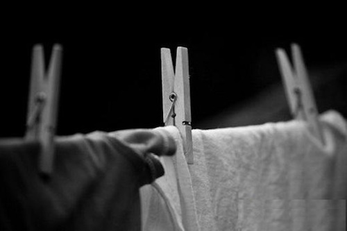 Không phơi quần áo của trẻ qua đêm ngoài trời bởi linh hồn ma quỷ dễ trú vào