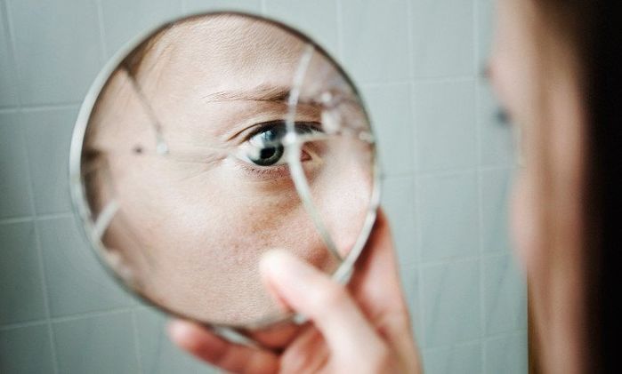 Tháng cô hồn vỡ gương thường mang tới điềm báo không tốt