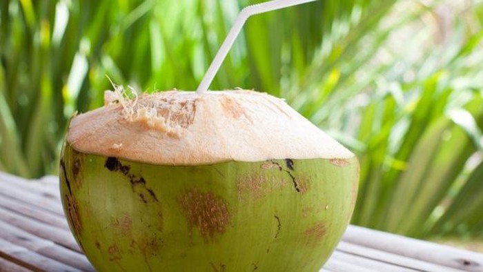 Người bị đau dạ dày uống nước dừa sẽ mang tới hiệu quả tốt hơn