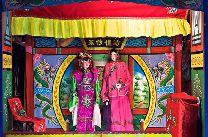  Người Singapore đốt hình nhân cho người đã khuất trong tháng cô hồn