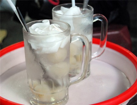  Uống nước dừa vào buổi tối cực kì có hại cho sức khỏe