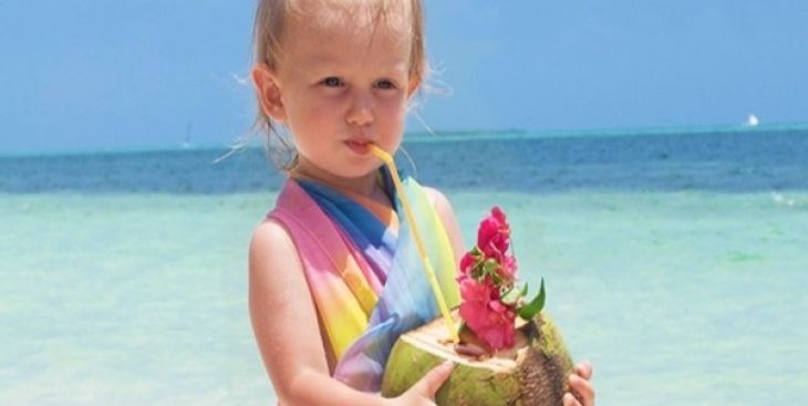 Cho bé uống nước dừa có tốt không? Bé mấy tháng thì uống được?