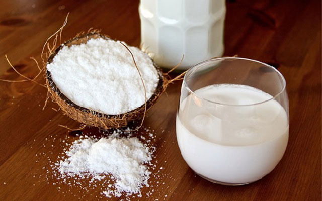 Nước cốt dừa với hương thơm đậm và giàu chất dinh dưỡng