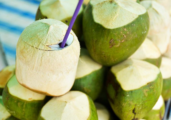 Nước dừa xiêm mang tới công dụng giải khát tuyệt vời
