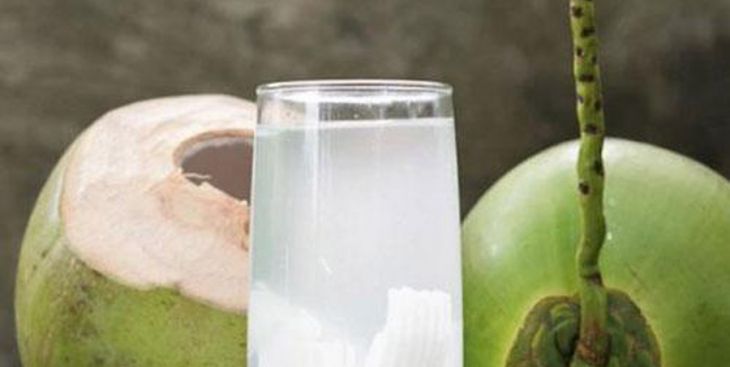 Nước dừa để được bao lâu? Nước dừa chua có nên uống?