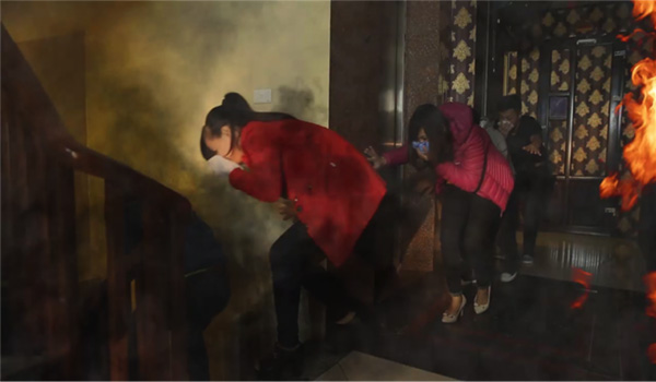  Thật bình tĩnh để quan sát cũng như phát hiện nguồn cháy và điểm cháy