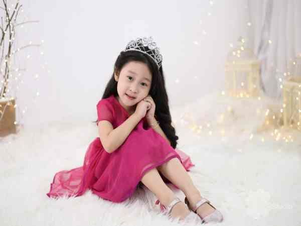 Phúc Nghi là tên nhằm chỉ khuôn mẫu hạnh phúc và là người con gái tài giỏi