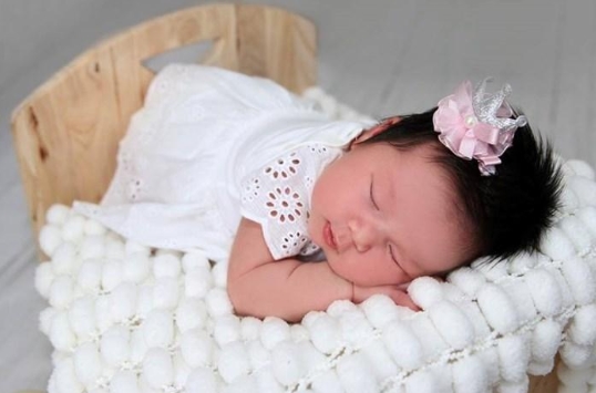 An Vi hy vọng con luôn xinh đẹp, đáng yêu và binh an