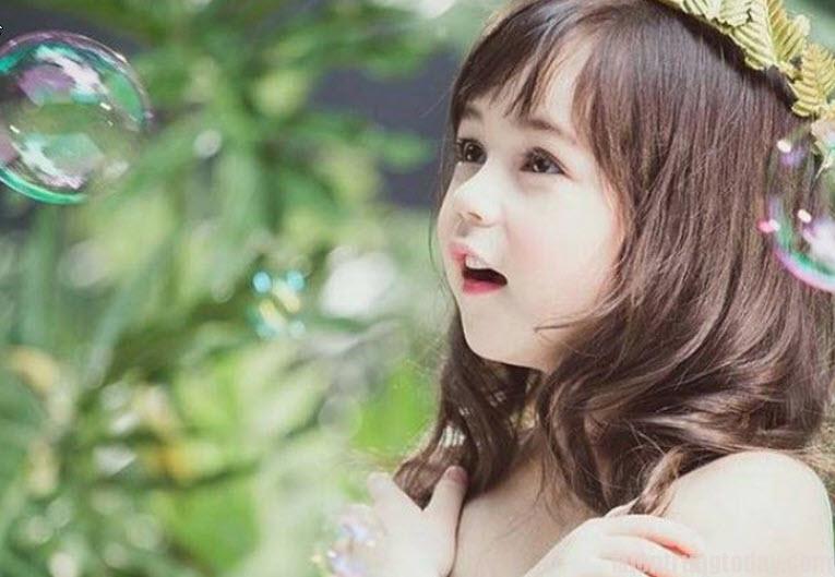 Nhật Vi thể hiện sự trong sáng ngây thơ của một người con gái