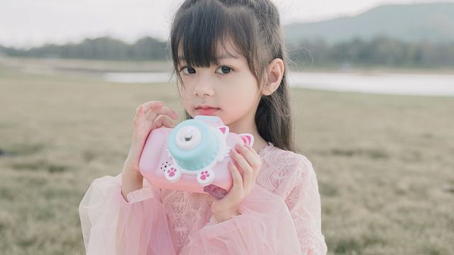 Bố mẹ đặt tên con là Bạch Yến với mong muốn con sẽ sở hữu tính cách minh bạch, thẳng thắn, chính trực