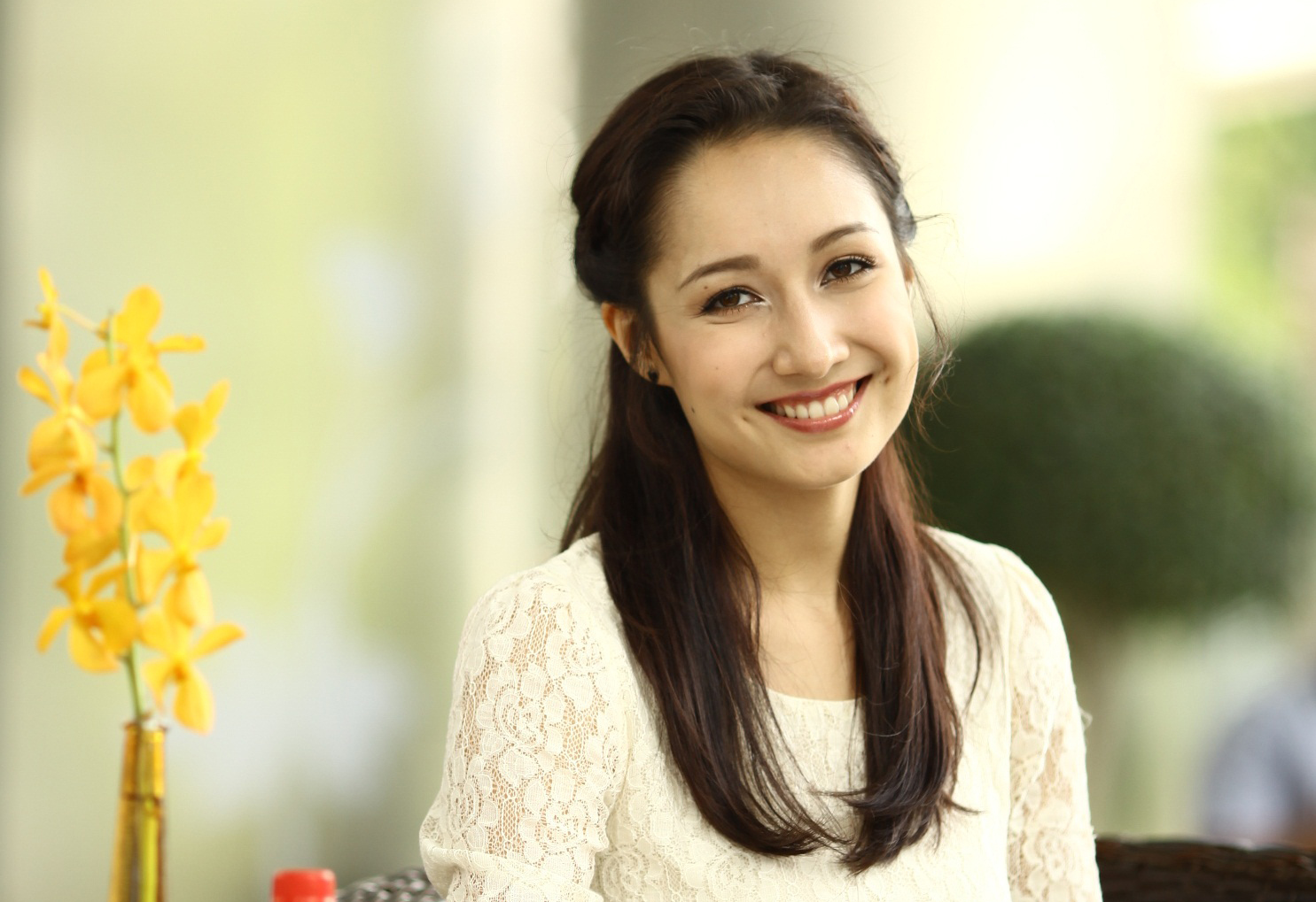 Ca sĩ Anna Trương là đại diện cho cái tên Anna nổi tiếng với vẻ ngoài xinh đẹp và giọng hát truyền cảm