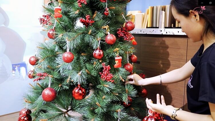 Cách trang trí cây thông xưa và nay cũng có sự khác biệt