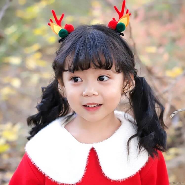 Chiếc bờm nhung hình sừng tuần lộc xinh xắn