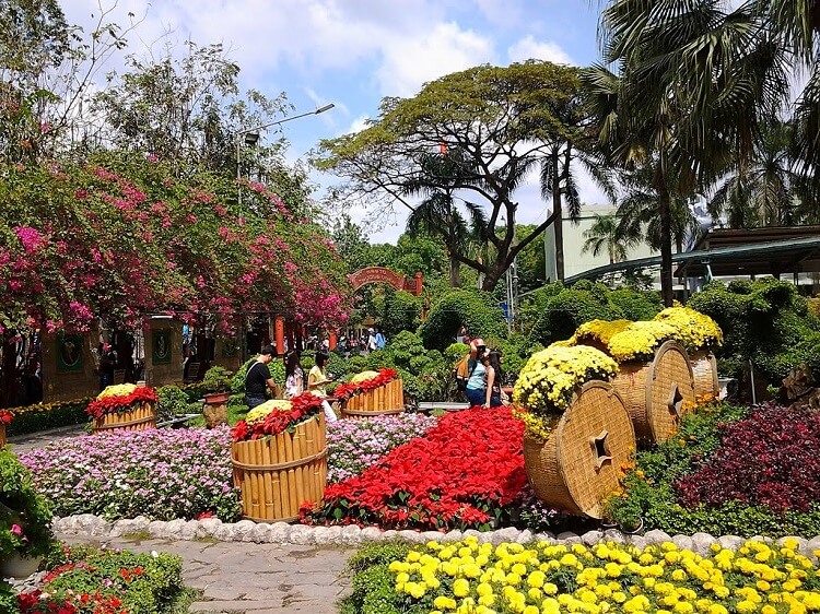 Tham gia lễ hội Festival hoa Đà Lạt