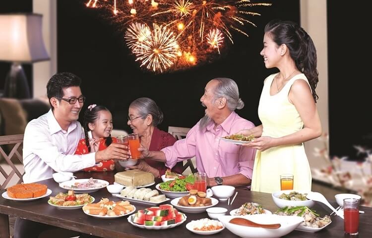 Ý nghĩa đêm giao thừa là đem bỏ hết đi những điều xấu của năm cũ, đón những điều tốt đẹp của năm mới sắp đến