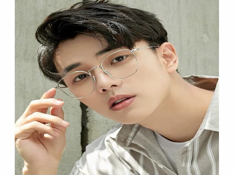 Gọng kính nam đẹp gọng vuông