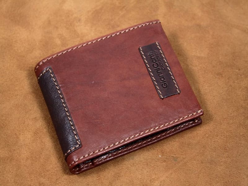 Ví tiền là món phụ kiện cho nam giới quan trọng