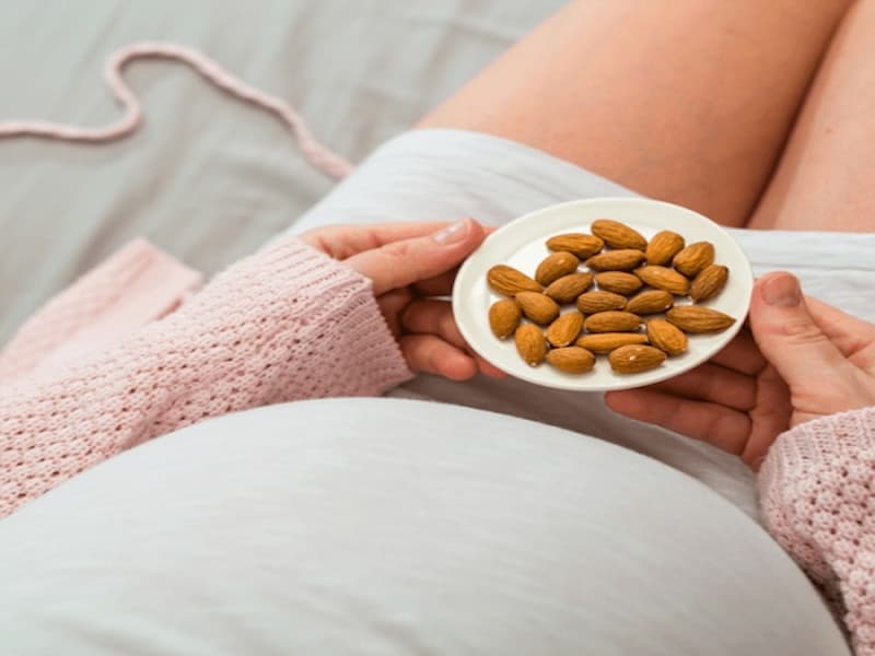 Cung cấp axit Folic (Vitamin B9) 