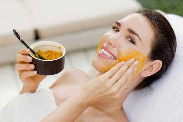 Mặt nạ mật ong nghệ giúp giảm viêm và kháng khuẩn