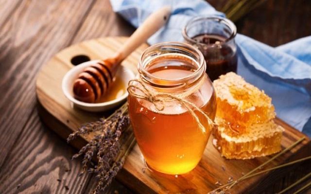 Công dụng của mặt nạ mật ong nghệ