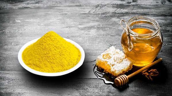 Cách làm mặt nạ sữa tươi, mật ong và tinh bột nghệ