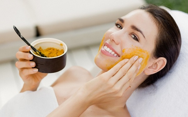 Bột nghệ đắp mặt nạ có tác dụng giảm viêm