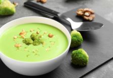 Các món ngon từ quả óc chó dành cho bé ăn dặm